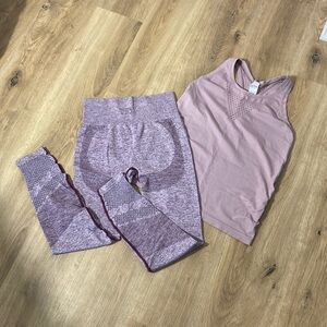🌸Bundle Victoria’s Secret leggings and tank top